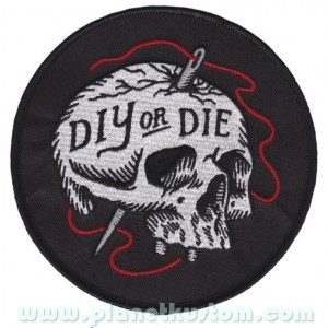 Patch ecusson skull DIY or DIE aiguille fil rouge couture crane